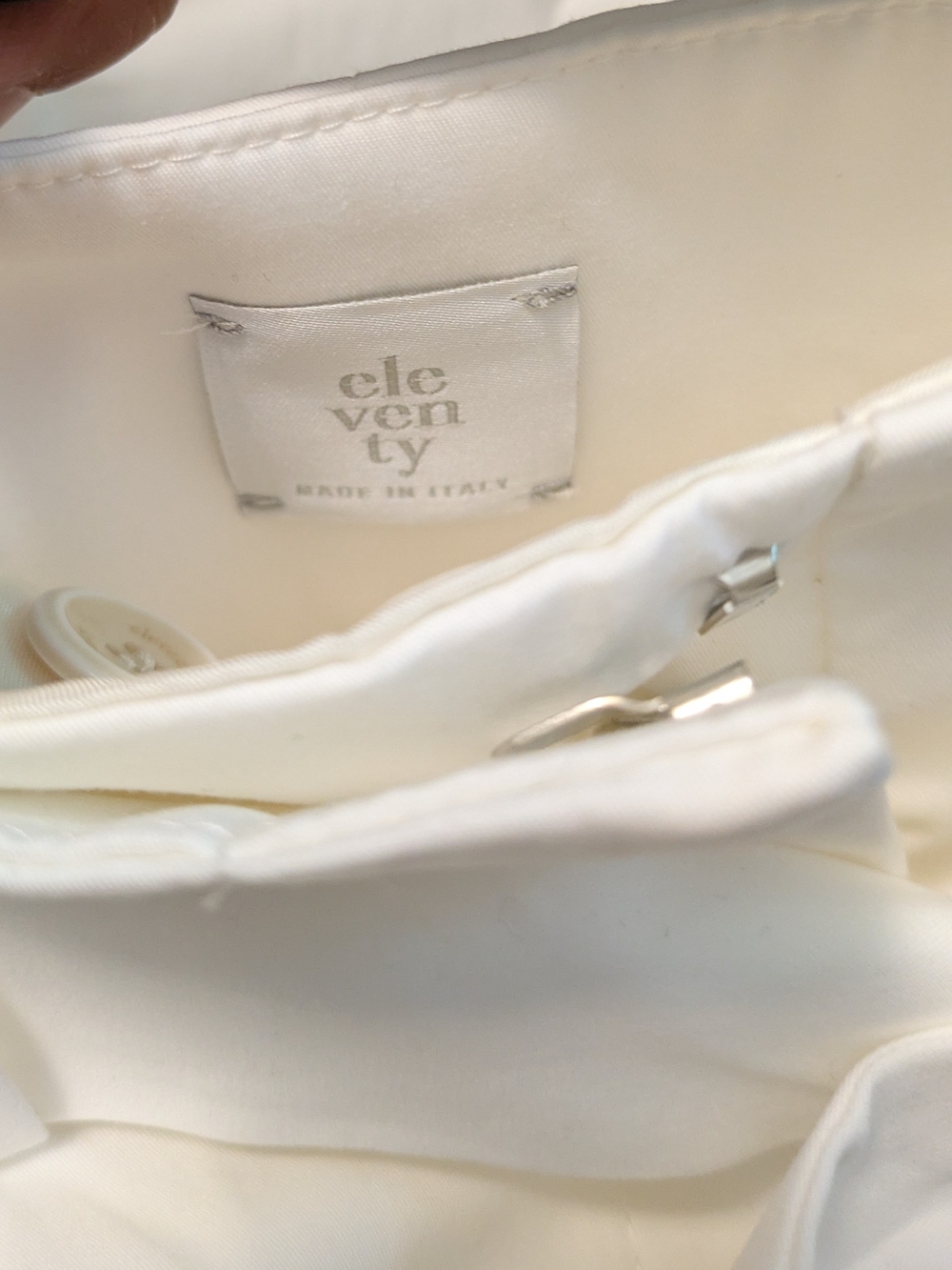 $70 💵 Eleventy Ivory Tie-Waist Shorts - Picture 12 of 14